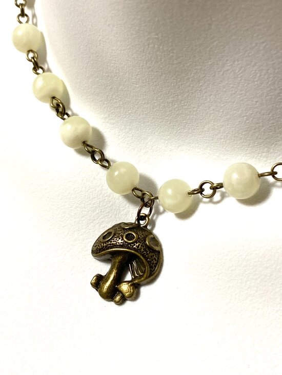 Jewelry - Natural Pale Green Serpentine Short Necklace, Gemstone & Bronze Round Mushroom
